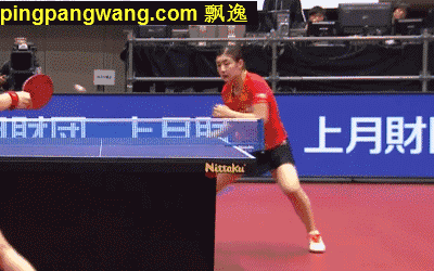 侧身拉直线,向前方发力,有区别于斜线的发力.